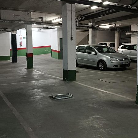 חרז Sherryflat Caballeros - Parking מראה חיצוני תמונה